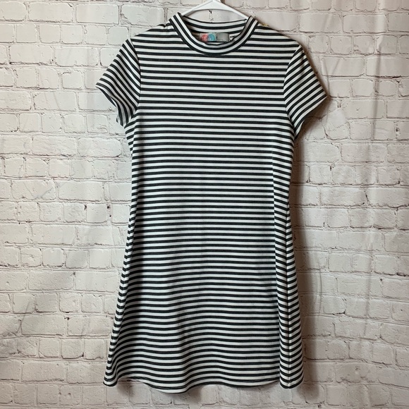 Free People Dresses & Skirts - Free People Beach Stripped Dress Size M Free People Dresses & Skirts - Free People Beach Stripped Dress Size M